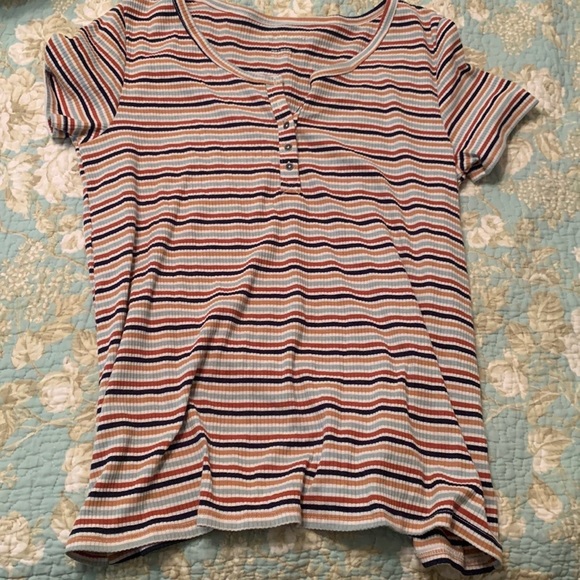 Cute basic striped tee - Picture 1 of 3